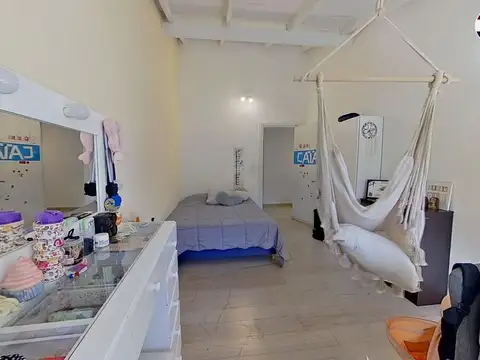 Casa en Venta con 3 cocheras