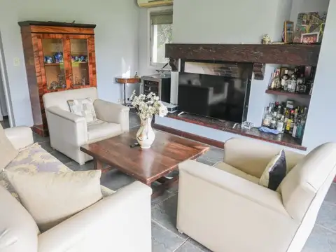 VENTA CASA ESCRITORIO Y DEPENDENCIA - CLUB DE CAMPO PUEYRREDÓN