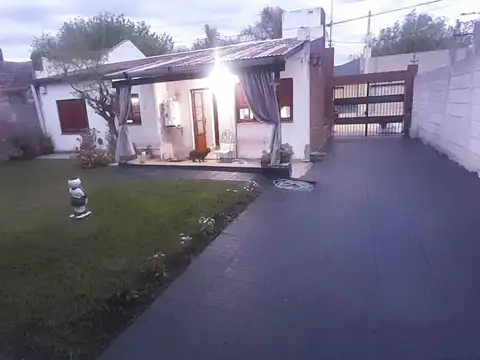 Casa en venta - 2 Dormitorios 1 Baño - 310mts2 - General Belgrano 