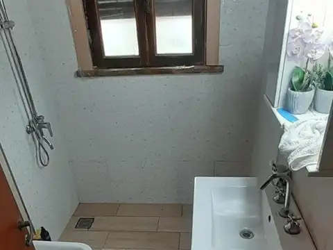 Casa 4 ambientes con 1 baño