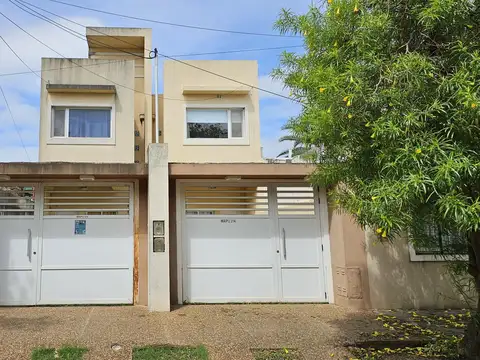 Casa Tipo Duplex En Venta En Colon Entre Ríos.