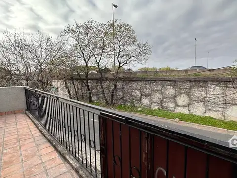 Depto Tipo Casa en Venta al Este