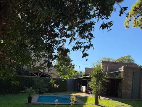 Casa 5 ambientes con 2 baños