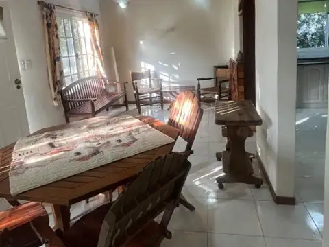 Casa 3 ambientes con 2 baños