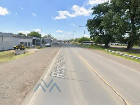 Venta Nave Comercial (Doble Frente) 1.000 m² en Av. Ernesto Illia, Ruta 8, Pergamino, Bs As.