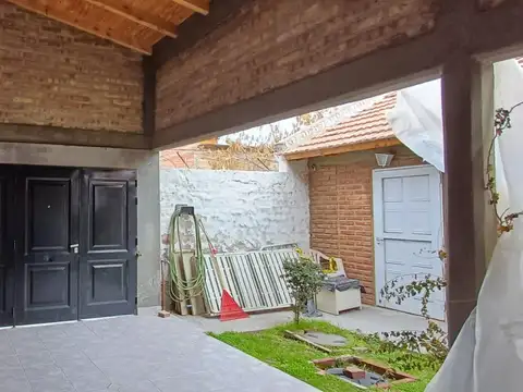 Casa 11 ambientes con 3 baños