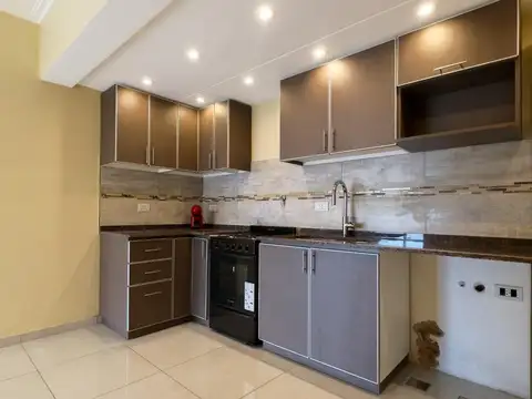 Av Bernardino Rivadavia 900, Piso 1°