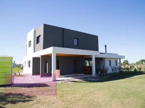 Puertos del Lago 100