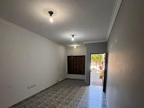 Casa en Alquiler en Lomas del Mirador, $ 900.000