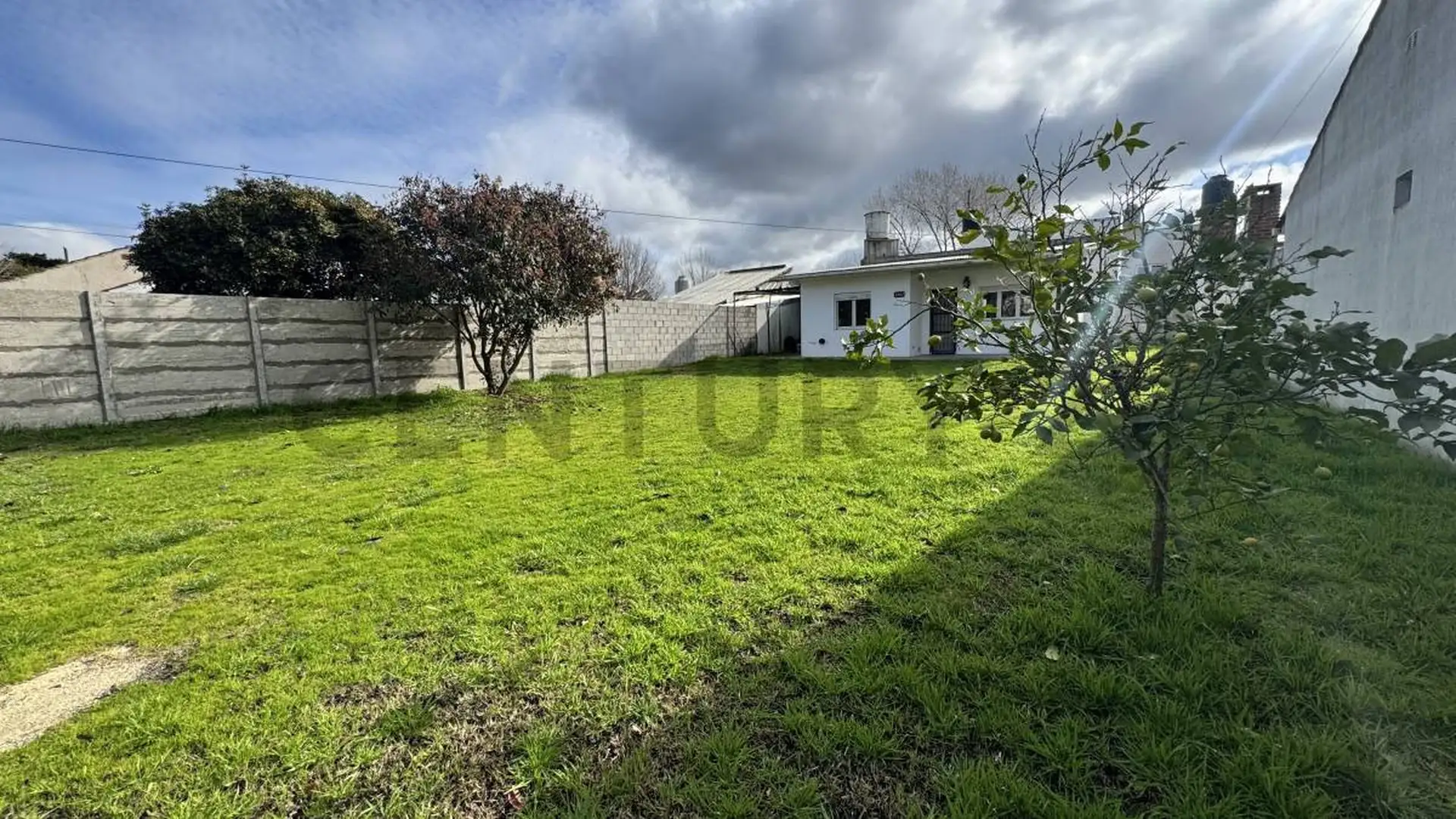 Venta en block – Casa de 2 ambientes + monoambiente, Alto Camet