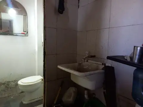 Local comercial c/baño Temperley