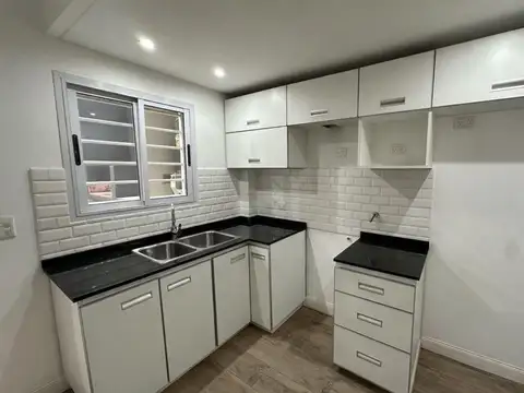 Departamento en Alquiler en Rafael Calzada, $ 800.000