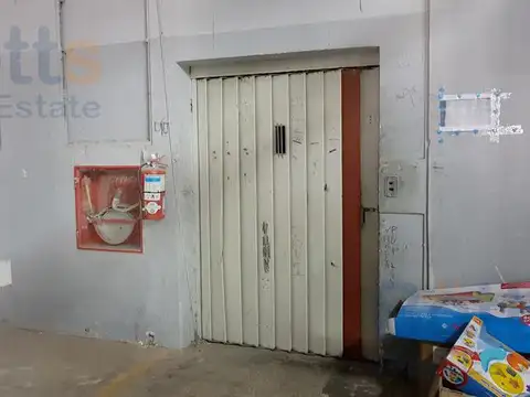 Depósito de 3500 m2 en Parque Patricios