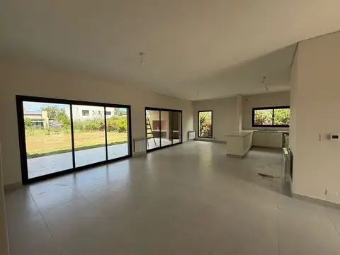 Casa en Venta en Jardines De San Lorenzo, USD 295.000
