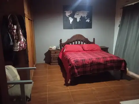 Casa de 2 plantas y 1 dpto. en venta en Benavidez