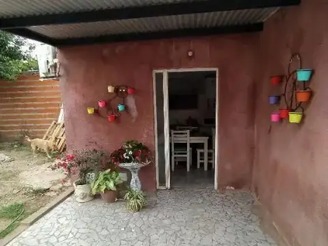 Casa Con Departamento En Venta En Victoria