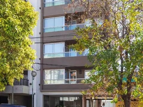 Departamento con balcon al frente y terraza propia