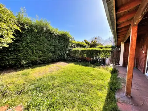 Casa de cuatro ambientes en venta - Barrio Parque, Ranelagh
