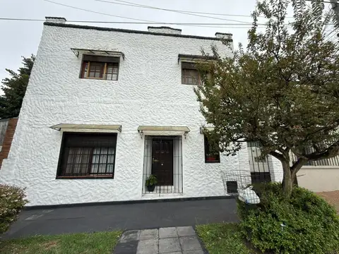 PH tipo casa en venta, Martínez con 3 dormitorios y escritorio