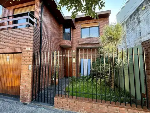 PH tipo casa 5 ambientes con cochera en mataderos