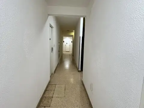 AV COLON 2600