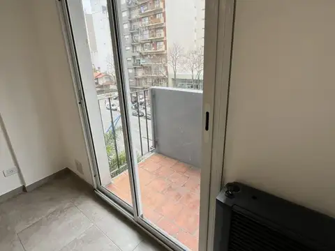 AV COLON 2600