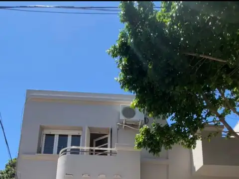 Departamento tipo casa en venta en Paternal