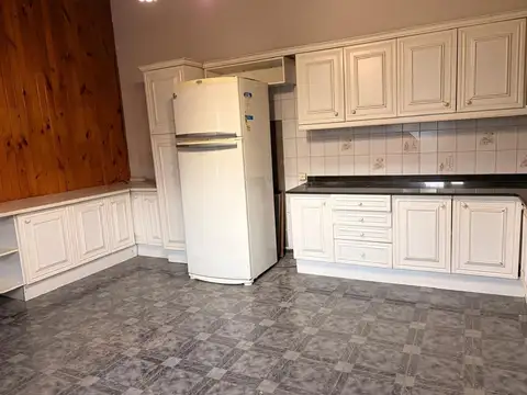 CASA EN VENTA / APTA CREDITO / 9 AMBIENTES