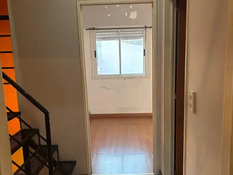 Alquiler, Hermoso duplex en Villa Luro , 3 ambientes con patio y terraza. Sin expensas 