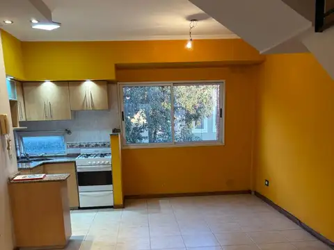 Alquiler, Hermoso duplex en Villa Luro , 3 ambientes con patio y terraza. Sin expensas 