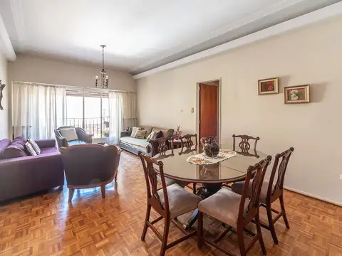 VENTA 4 AMBIENTES CON DEPENDENCIA Y COCHERA EN CABALLITO