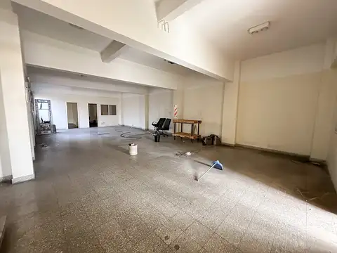 AMPLIO GALPÓN EN ALQUILER EN AGRONOMÍA