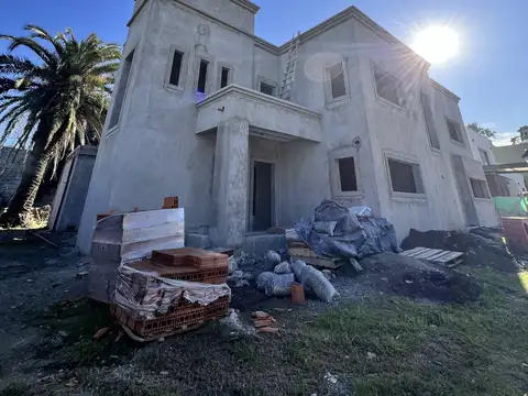 Casa en venta en Bella Vista en Barrio con portón Las Catecas