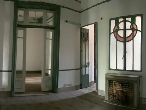 Semipiso a dos cuadras del Congreso, para oficina.