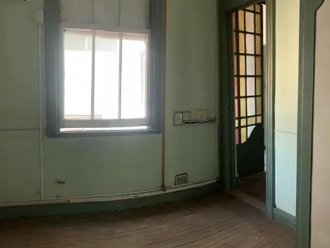 Semipiso a dos cuadras del Congreso, para oficina.