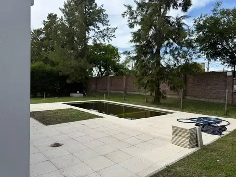 Casa en Venta en Guillermo E Hudson, USD 398.000