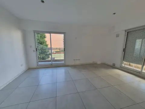 VENTA - DEPARTAMENTO 2 DORMITORIOS - TIPO DUPLEX POR ESCALERA CON COCHERA - ECHESORTU