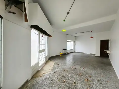 Local en Alquiler en Villa Lynch, $ 500.000