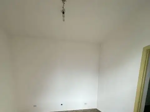 HERMOSA CASA 5 AMBIENTES - GRAN PATIO - TERRAZA - EXC. ESTAD