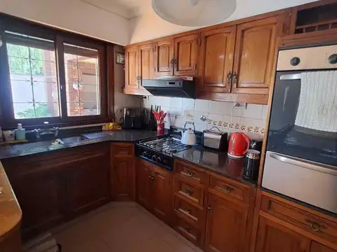 VENTA CASA 5 AMBIENTES EN AVELLANEDA WILDE