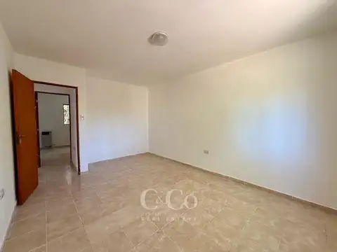 Venta Chalet De 3 Dormitorios Con Piscina En 1.040 M2 De Terreno En Mirador Del Lago - Bialet Massé
