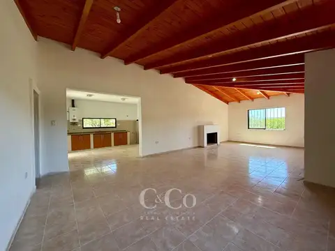 Casa 6 ambientes con 2 baños