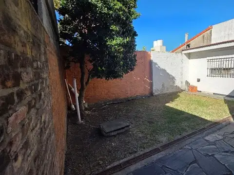 Depto Tipo Casa en Venta en Haedo, USD 80.000