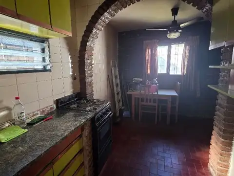 Depto Tipo Casa en Venta 43 años