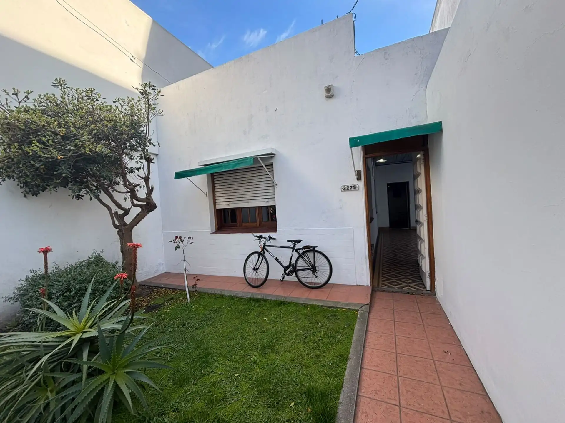 VENTA CASA 3 AMB CHAUVIN CON DEP Y COCHERA CREDITO