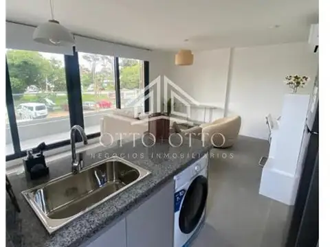 Punta del Este, Aidy Grill  P. 1