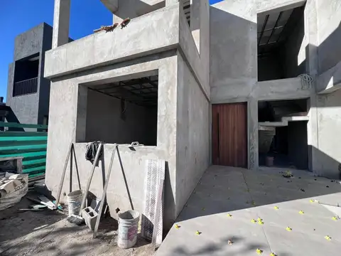 Avenida de los Lagos 100