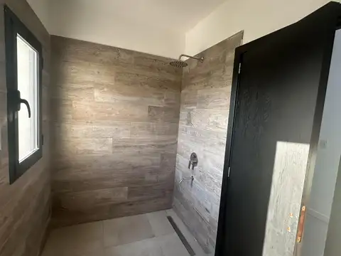 Casa 6 ambientes con 3 baños