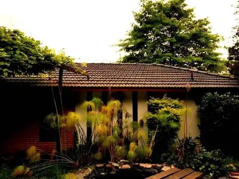 Casa en Venta con 2 cocheras