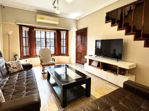 Casa 6 ambientes con 4 baños